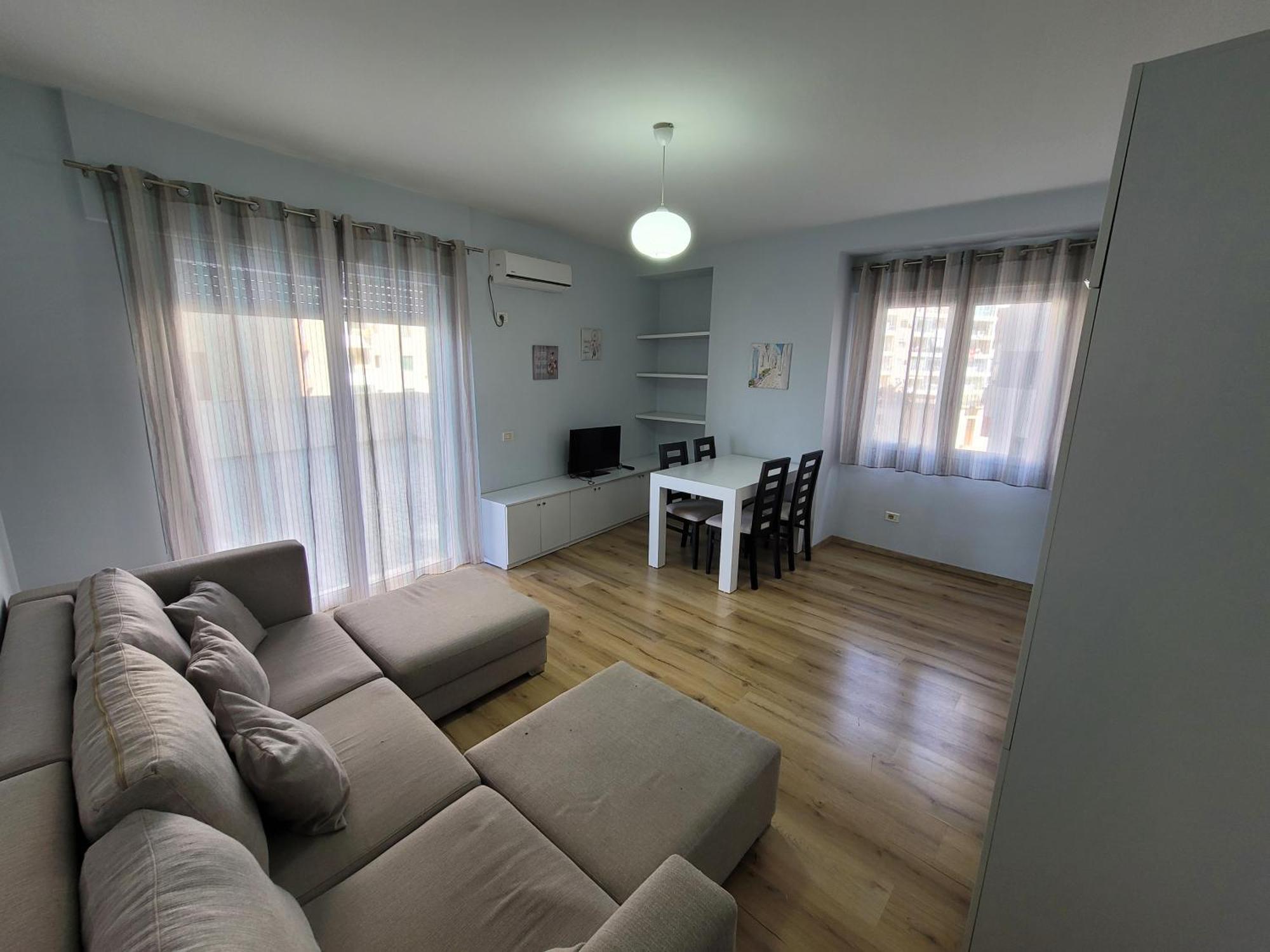 Haris Hotel Vlore Exterior photo