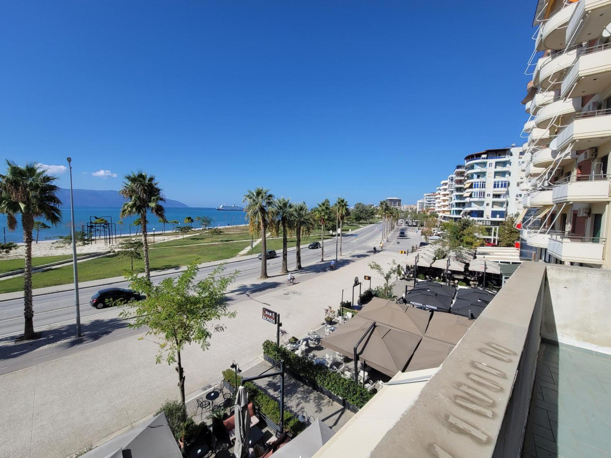 Haris Hotel Vlore Exterior photo