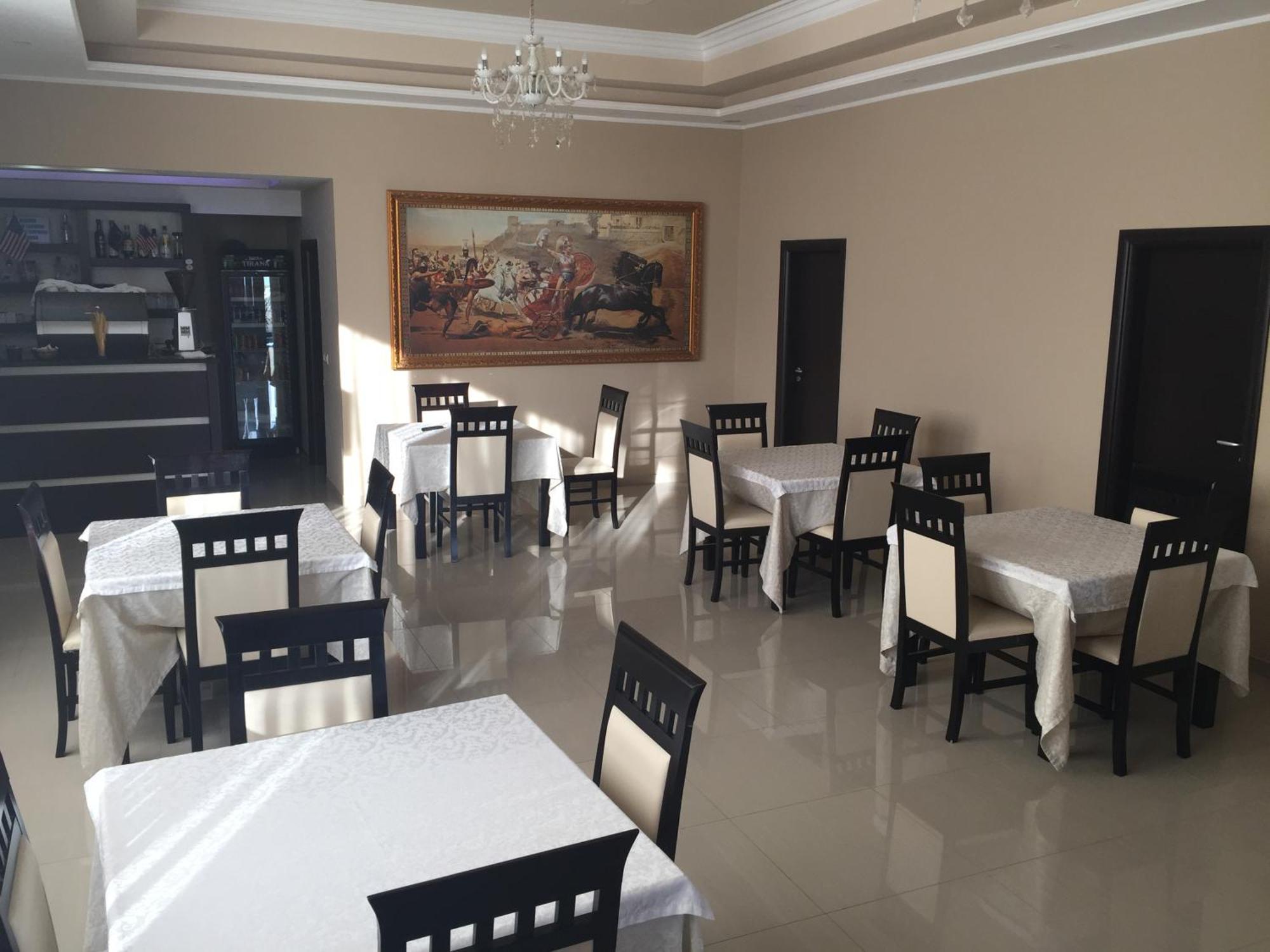 Haris Hotel Vlore Exterior photo