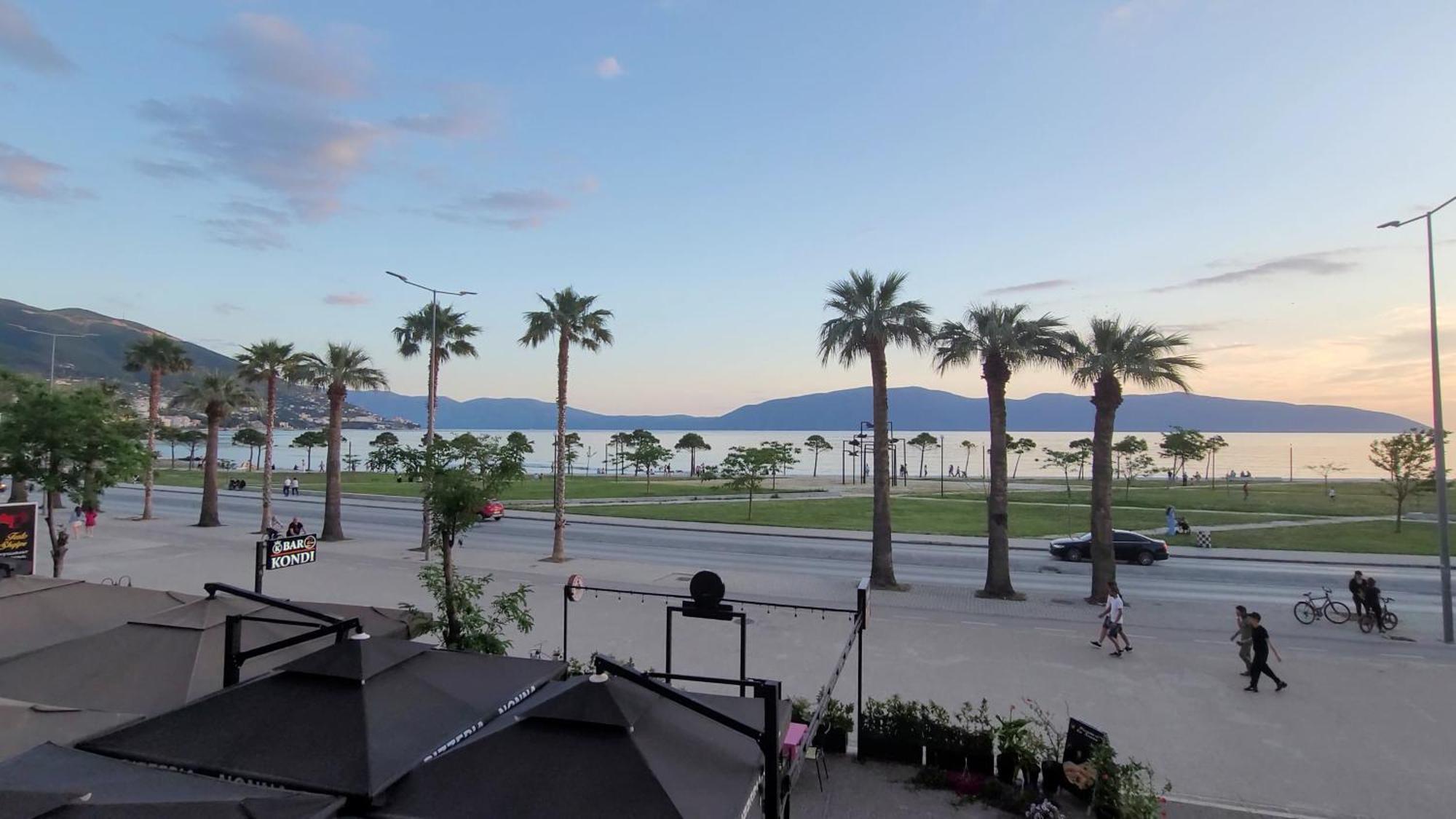 Haris Hotel Vlore Exterior photo